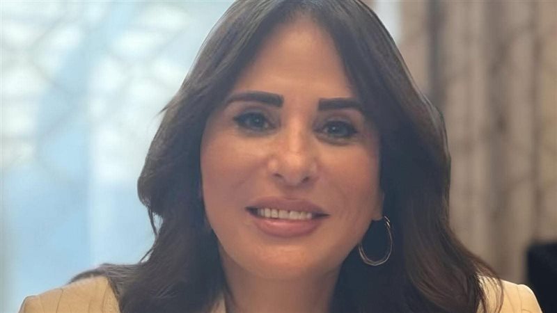 وزيرة الإسكان 