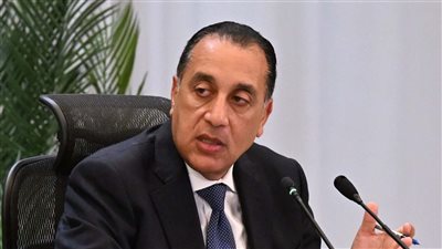 رئيس الوزراء يبدأ جولة تفقدية بعدد من الشركات الصناعية بالمنطقة الاستثمارية ببنها