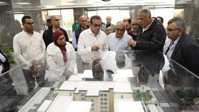 وزير الصحة يتفقد مستشفى مدينة نصر للتأمين الصحي ويوجه بسرعة استكمال الأعمال
