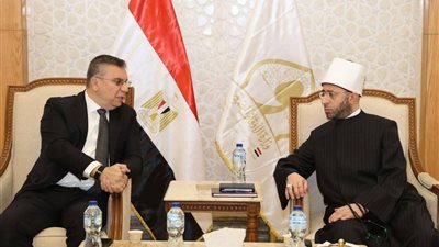 وزير الأوقاف والدكتور عمرو الليثي يفتتحان الدورة التدريبية الدولية بمسجد مصر الكبير