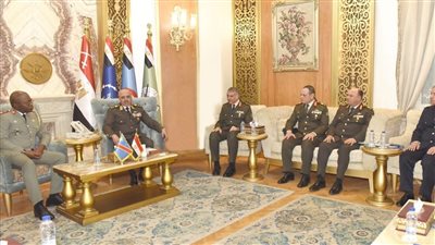 الفريق أحمد خليفة يلتقى رئيس هيئة الأركان العامة للقوات المسلحة بجمهورية الكونغو 