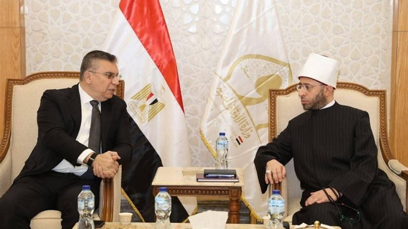 وزير الأوقاف والدكتور