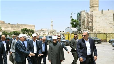 رئيس الوزراء: تطوير منطقة السيدة عائشة وإحياء مسجد المسبح