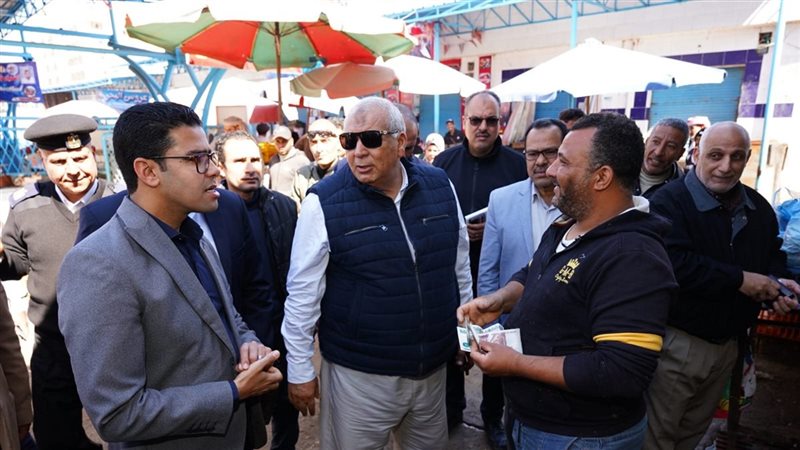 محافظ مطروح يضرب
