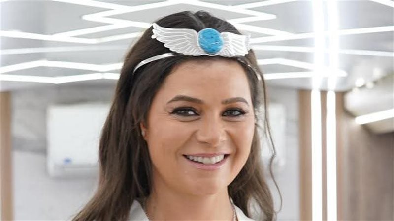 الفنانة يسرا اللوزي