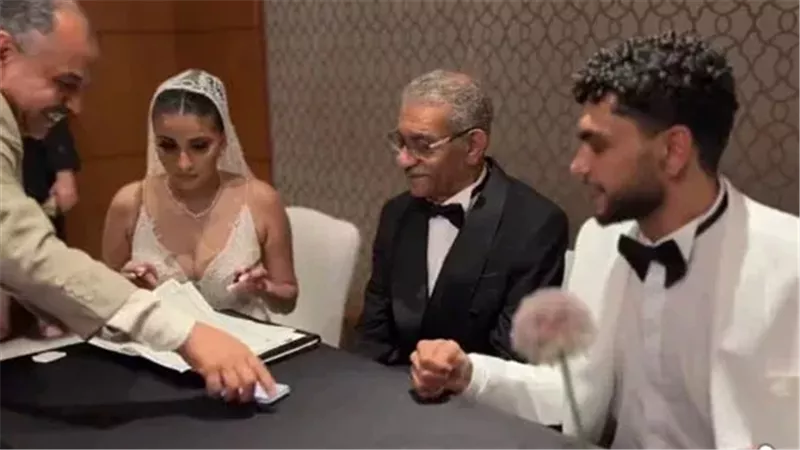 سيد رجب يحتفل بزفاف نجلة