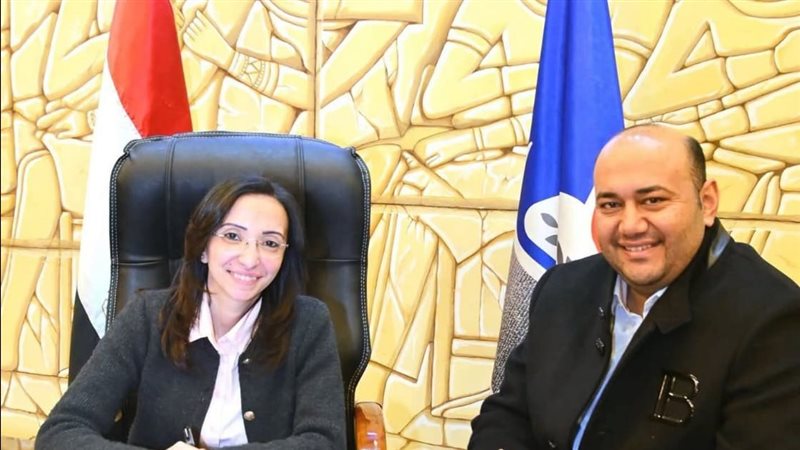 نائب البحيرة يتدخل