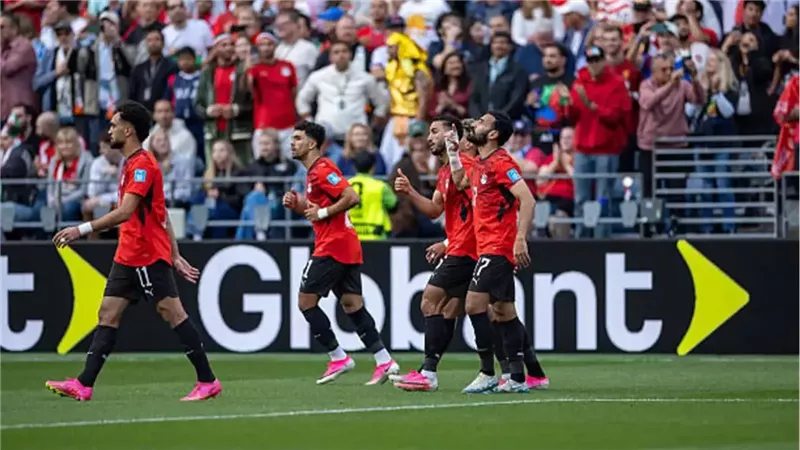     الفراعنة إلى دور الـ32.. منتخب مصر يتعادل مع إيران 