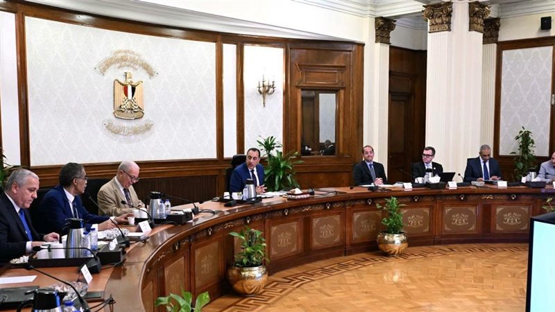 رئيس الوزراء يتابع
