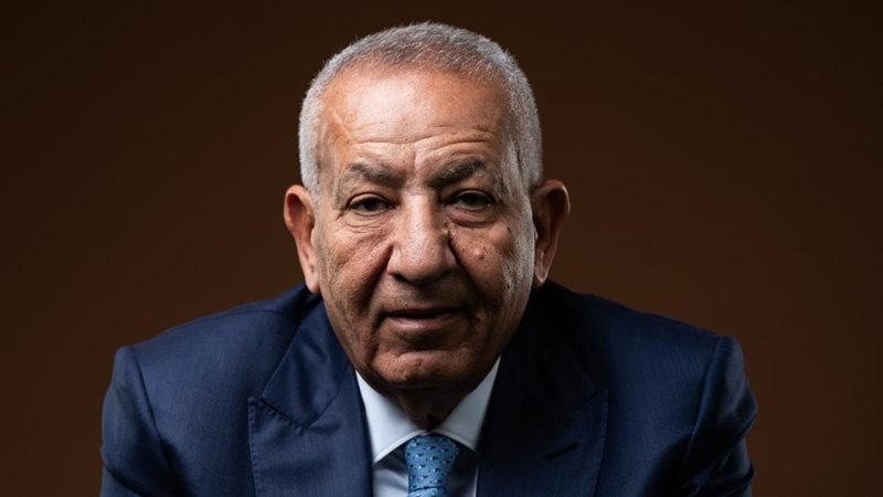 كامل أبو علي يعلن