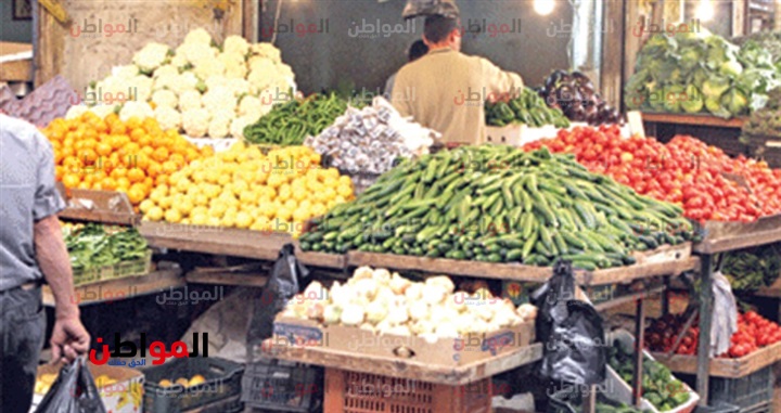 صور| أسعار الخضراوات والفاكهة اليوم الجمعة بأسواق سوهاج