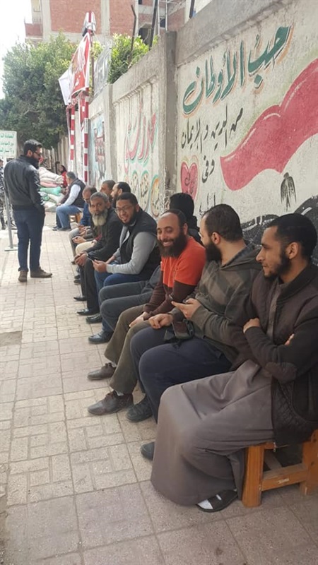 صور| حزب النور يحتشد أمام اللجان للاستفتاء على التعديلات الدستورية 2019 بالإسكندرية