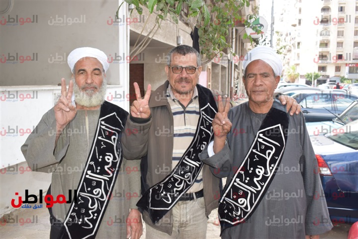 صور|مشايخ الطرق الصوفية ببورسعيد يدلون بأصواتهم في الاستفتاء