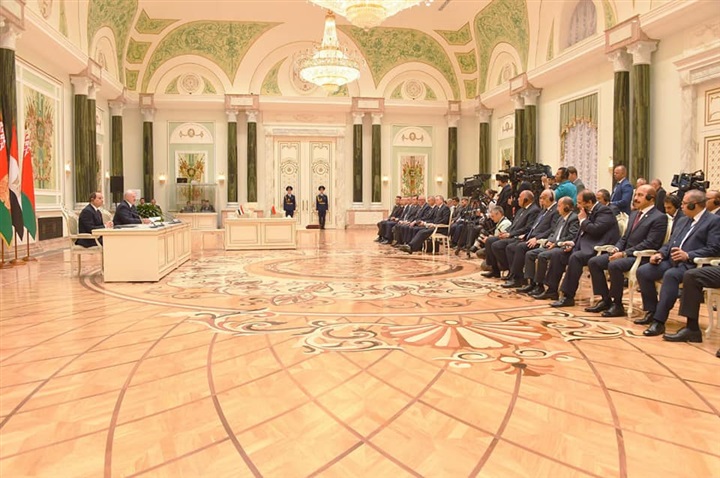 صور|التفاصيل الكاملة لجلسة مباحثات الرئيس السيسي ونظيره البيلاروسي