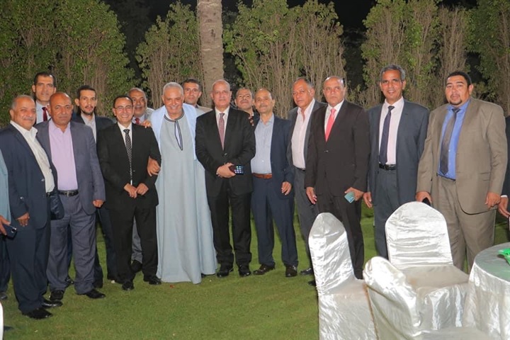 في حفل عائلي بهيج... نقيب مهندسي أسيوط يحتفل بزفاف نجله المهندس محمد أسامة أنور على الدكتورة هدير