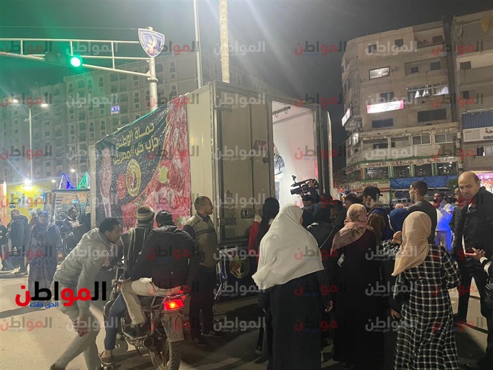 صور.. توافد المواطنين منافذ بيع اللحوم التشادية في الإسكندرية