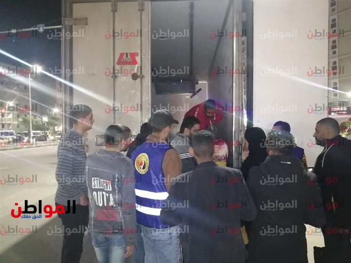 صور.. توافد المواطنين منافذ بيع اللحوم التشادية في الإسكندرية