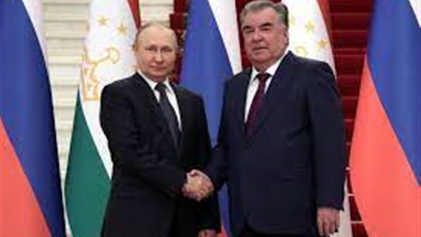  رئيس طاجيكستان وفلاديمير