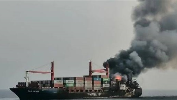 حريق بإحدى سفن ميناء