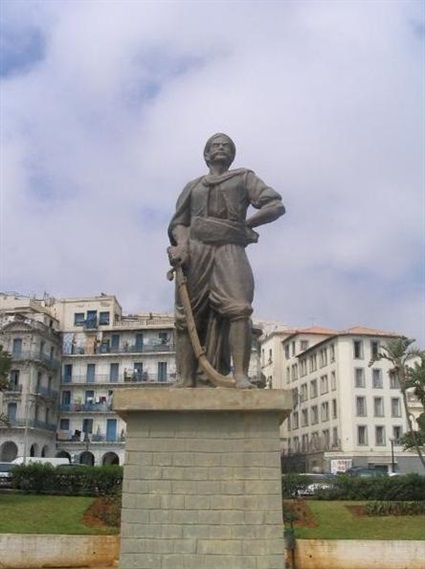 تمثال الريس حميدو