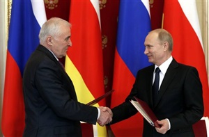 بوتين مع رئيس أوسيتيا