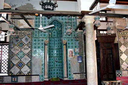صور| «المسجد المعلق»